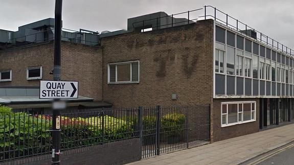 Los viejos estudios de Granada TV en Manchester (los restos del logo se aprecian sobre los ladrillos).