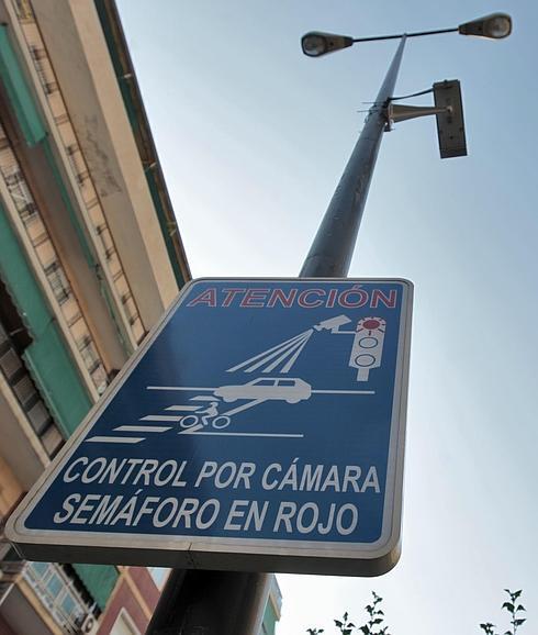 La mayor parte de las multas impuestas en la capital granadina son captadas a través de las cámaras de tráfico.