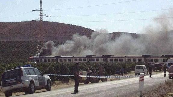 Una locomotora chocó con un camión en el paso a nivel en 2013. 