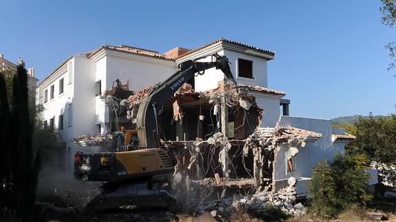 La fiscalía critica la pasividad de los ayuntamientos con las obras ilegales