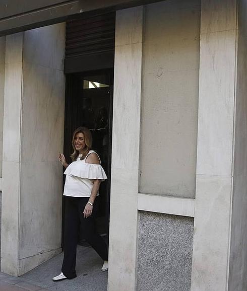 La presidenta de la Junta de Andalucía en funciones, Susana Díaz, a la salida de la sede del PSOE en Madrid.