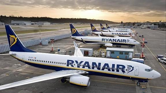 Se cambia de nombre porque le salía más barato que modificar la reserva de Ryanair
