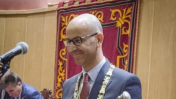Manuel Gil, alcalde. 