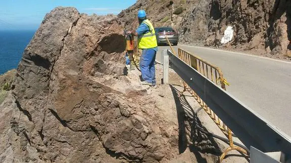 Diputación inicia las obras de la rotonda de La Fabriquilla en la carretera del faro de Cabo de Gata