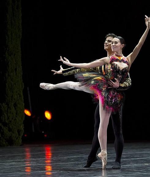 El Ballet Estatal de Viena, en un alarde de tradición romántica ante los ojos de los granadinos