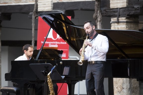 Dúo Ilíberis, un viaje del jazz a la música clásica