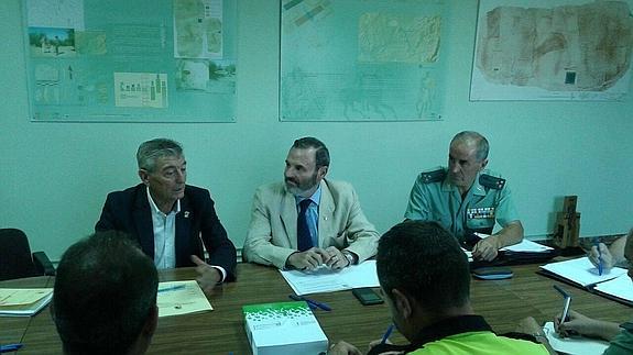 El alcalde de Santo Tomé, Francisco Jiménez y el subdelegado, Juan Lillo durante la Junta Local.