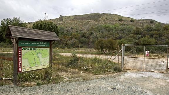 Acceso a la mina de Aznalcóllar. 