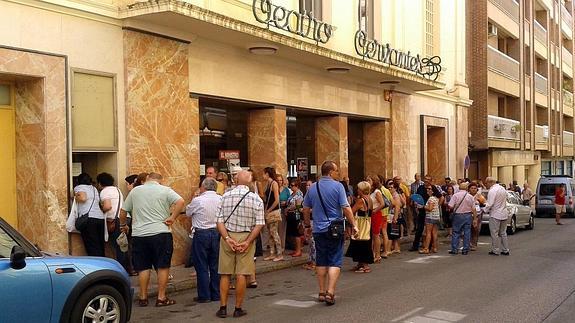 FACUA reclama una mejora en el sistema de la venta de entradas del Teatro Cervantes