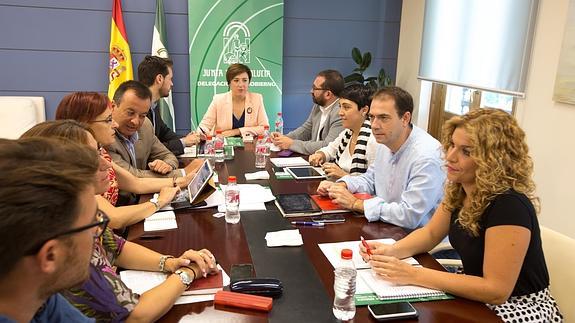 La delegada del Gobierno, Sandra García, en la reunión con los delegados provinciales