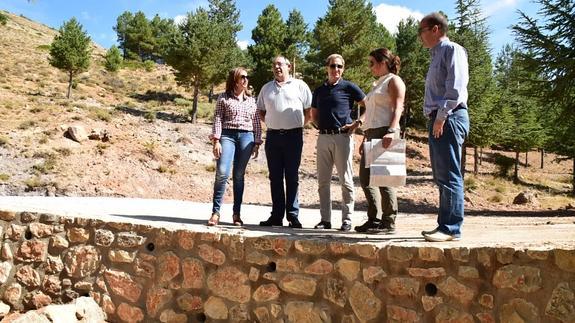 La Junta invierte dos millones de euros en mejorar los caminos forestales en un monte público