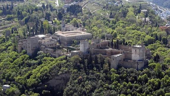 Vista de la ciudad fortaleza, corte del reino nazarí de Granada.