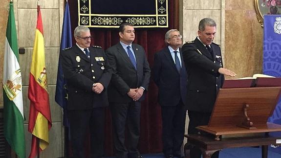 Sanz destaca el descenso del 4,6% de los delitos en la provincia