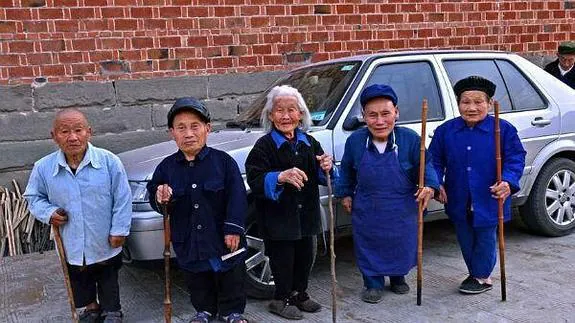 La curiosa historia de la aldea de chinos 'enanos'