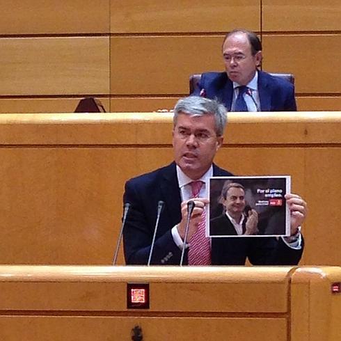 El presidente provincial del PP de Jaén, José Enrique Fernández de Moya, en su intervención de este jueves en el Senado. 
