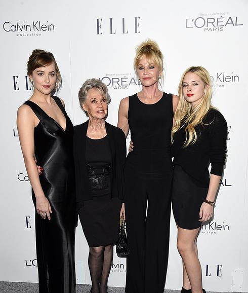 Tippi Hedren presume de hija y de nietas