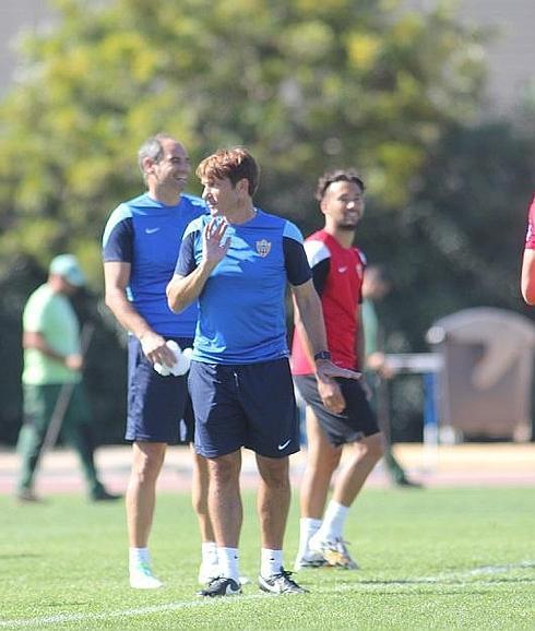 El Almería ve al Mallorca en vídeo y trabaja en el césped