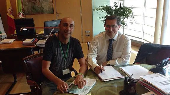 Diputación se reúne con el deportista Jorge Abarca para concretar fórmulas de apoyo a los enfermos de ELA