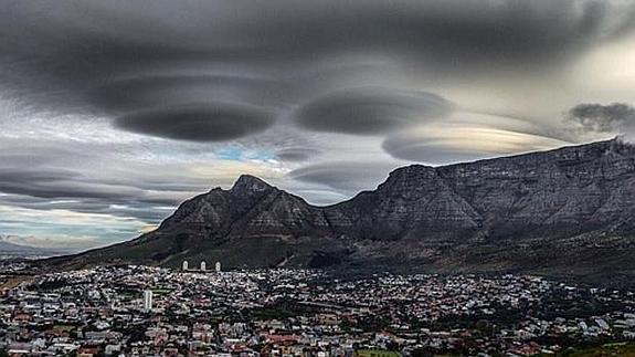 Las nubes 'alienígeneas' que asustaron a los sudafricanos