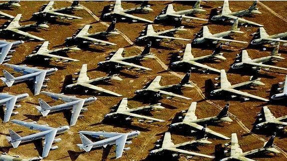 ste desierto californiano y el Davis Monthan, en Arizona, tienen hasta 4.500 plazas. Pero cruzar el Atlántico es muy caro