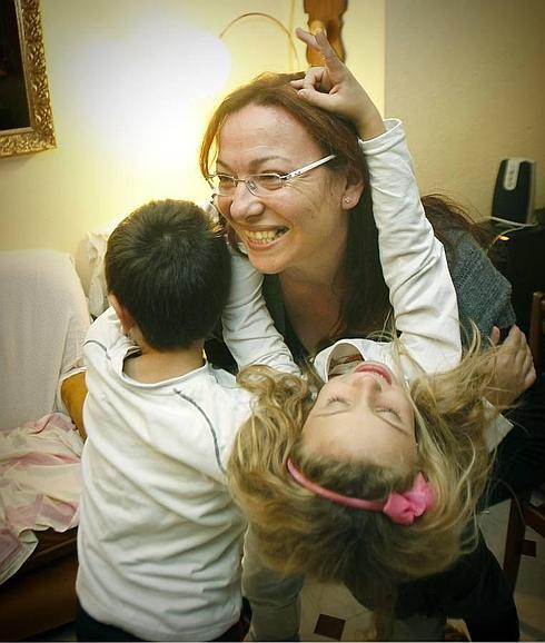 Josefina no puede ahorrar en comida. Azucena, la pequeña de la famlia, es celiaca. 