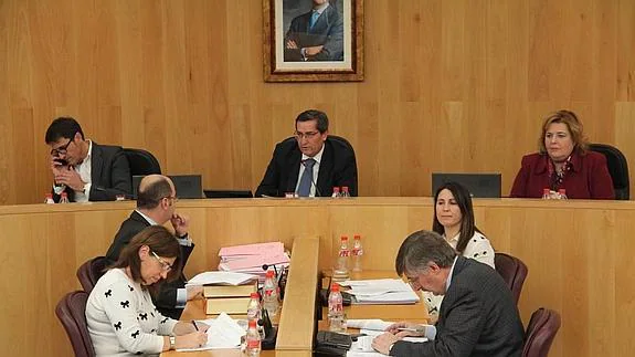 La Diputación aprueba un nuevo reglamento para dar mayor autonomía a los municipios