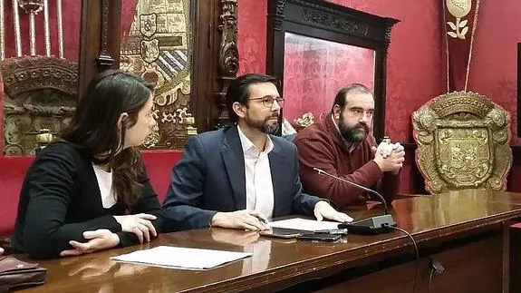 PSOE, Vamos e IU presentan una moción al pleno para reunificar en Rober todas las líneas de autobuses