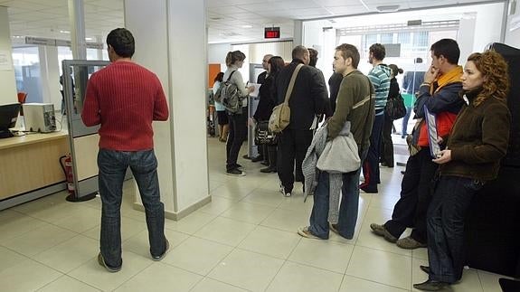 CCOO avisa que la atención telefónica del SPEE está colapsada durante la campaña de aceituna