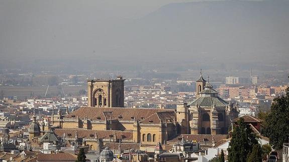 Bruma de contaminación en Granada 