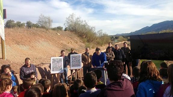 Diputación entrega los planes de evacuación de la Vía Verde del Segura