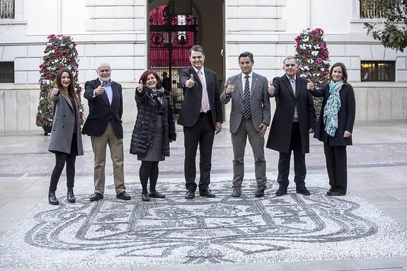 De izquierda a derecha, Ana Terrón (Podemos), Gregorio Cámara (PSOE), Elvira Ramón (PSOE), Carlos Rojas (PP), Luis Salvador (Ciudadanos), Santiago Pérez (PP) y Concha de Santa Ana.