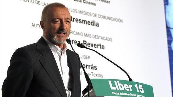 Arturo Pérez-Reverte. 