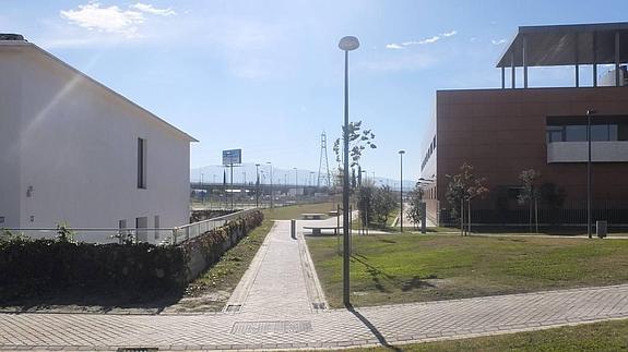 Los comerciantes del Zaidín piden que la avenida de Dílar prosiga por este espacio.  