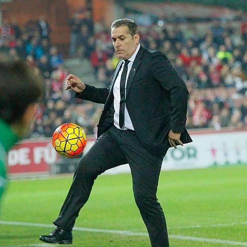 El entrenador del Granada, José Ramón Sandoval 