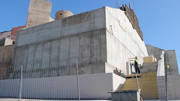 Amigos de la Alcazaba saca los colores al Ayuntamiento por el Mesón Gitano