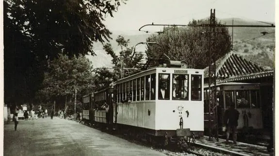 Estación del tranvía en Cenes de la Vega.