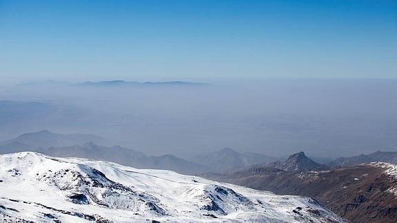 La calima, vista desde Sierra Nevada.