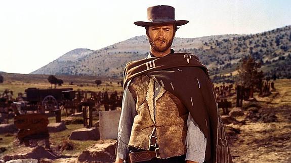 Clint Eastwood, en una de las escenas de ‘El bueno, el feo y el malo’ rodadas en el cementerio.