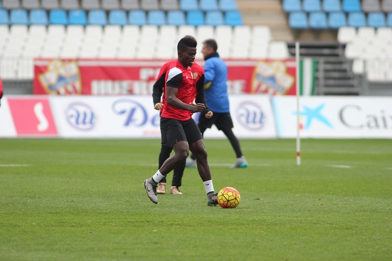Azeez se estrena entre los convocados con la UD Almería