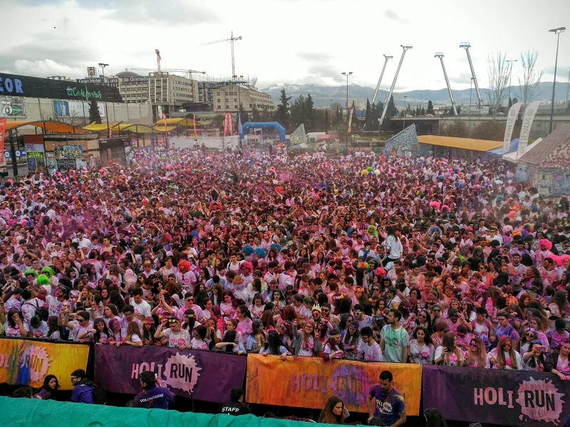 Lluvia de colores en el Botellódromo 