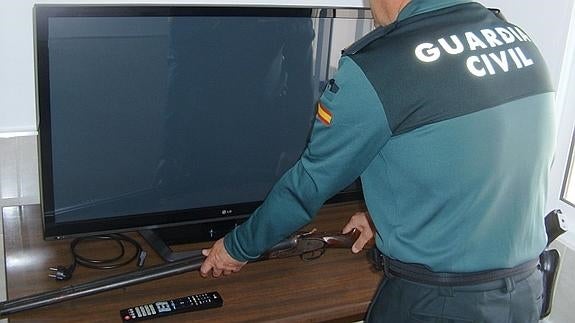 Detienen a dos jóvenes en Purullena por un robo cometido en 2013