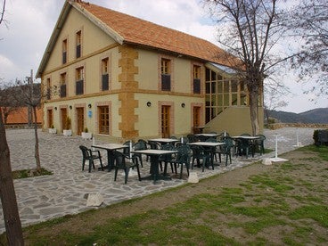 Desmantelan el hotel Las Menas de Serón