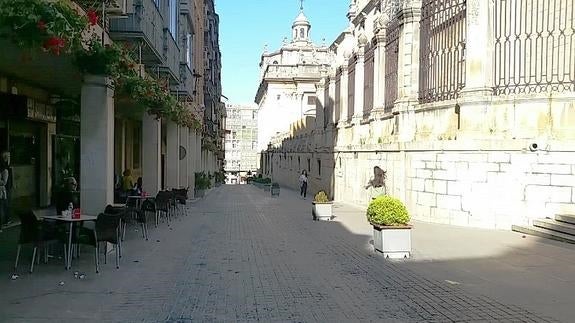 Una calle 'maldita' en pleno casco histórico