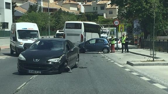 Aparatoso accidente en la Carretera de la Sierra