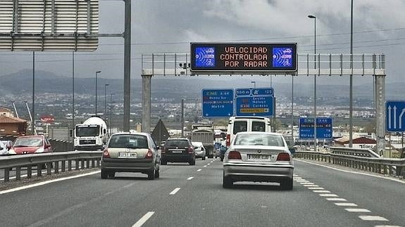 El radar de la A-44, dirección Motril, es uno de los que está apagado.