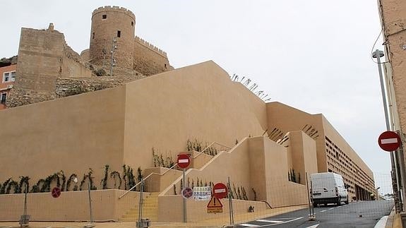 Podemos Almería pide al Defensor del Pueblo Andaluz que evalúe el impacto visual del Mesón Gitano