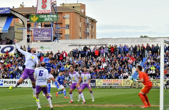 Los blancos, con 48 puntos en su casillero, todavía no han superado los 49 de la pasada temporada y cuentan con 17 derrotas en 37 partidos. :: IDEAL