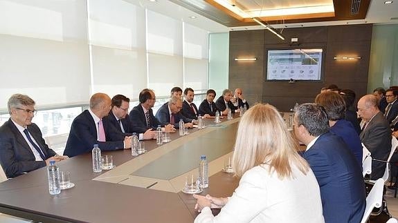 Cajamar se alía con 14 empresas para apoyar a las pymes a salir fuera de España