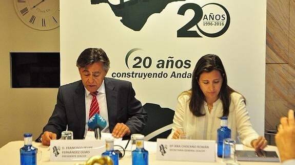 Francisco Felipe Fernández, presidente de Ceacop, y Ana Chocano, secretaria general, en la presentación hoy jueves en Jaén del informe 