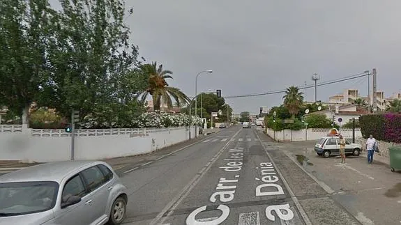 Carretera de las Marinas en la localidad alicantina de Dénia, donde tuvo lugar el ataque. 